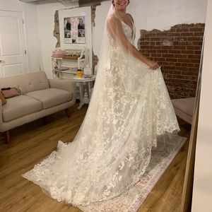 Hayley Paige Wedding Dress